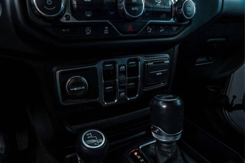 2020 Jeep Wrangler Unlimited Sahara Altitude