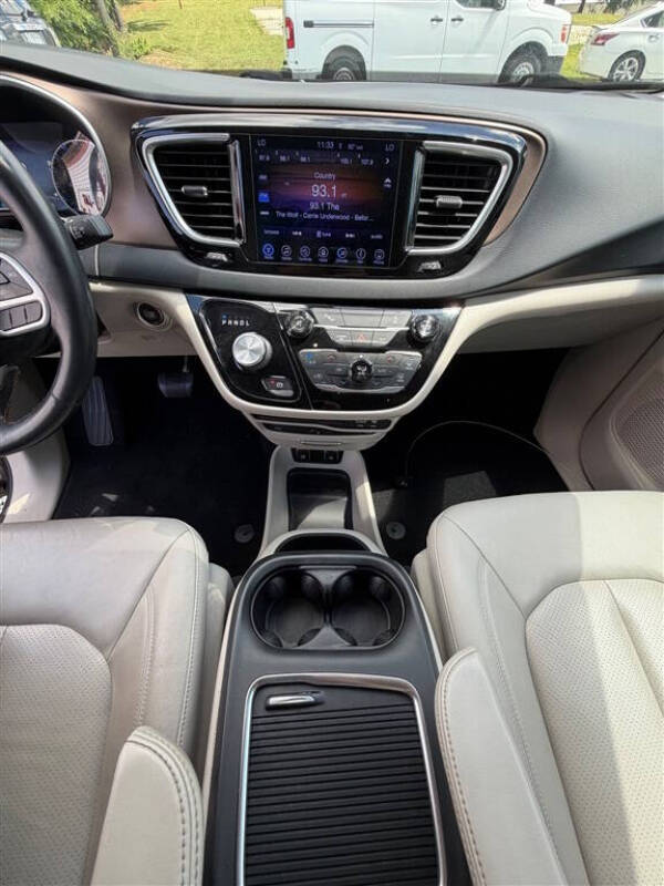 2017 Chrysler Pacifica Touring-L Plus