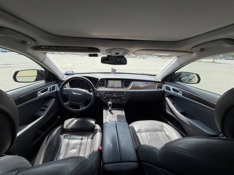 2015 Hyundai Genesis