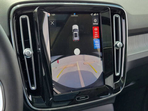 2026 Volvo XC40 B5 Core