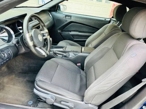 2012 Ford Mustang V6