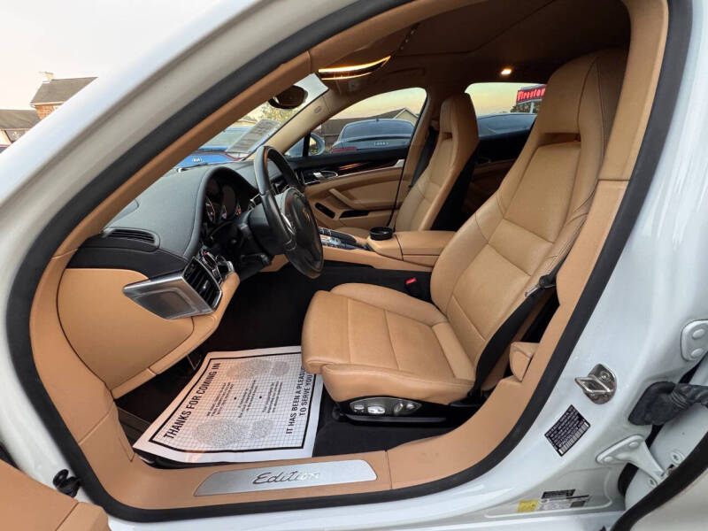 2016 Porsche Panamera Edition