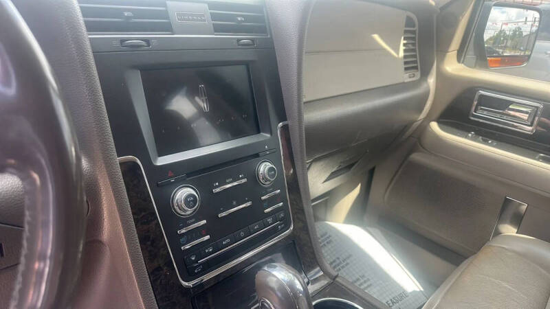 2017 Lincoln Navigator L Select