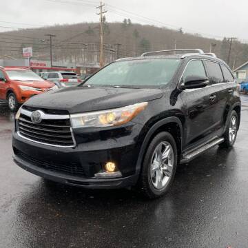 2015 Toyota Highlander for sale at Precision Automotive Group in Youngstown OH