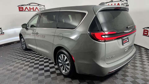 2022 Chrysler Pacifica Hybrid Touring L