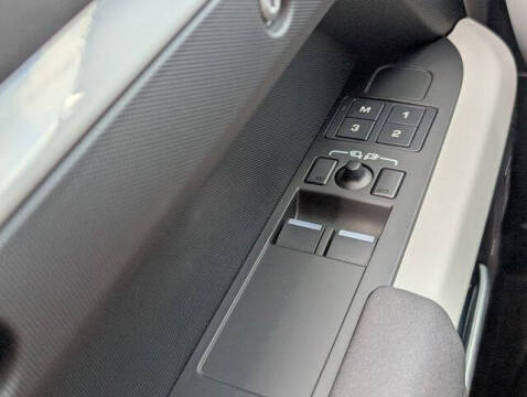 2023 Land Rover Defender 90 X-Dynamic SE