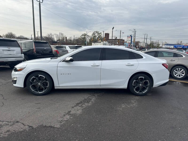 2022 Chevrolet Malibu 1LT photo 4