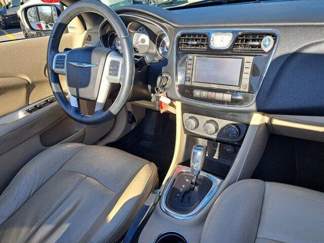 2013 Chrysler 200 Limited