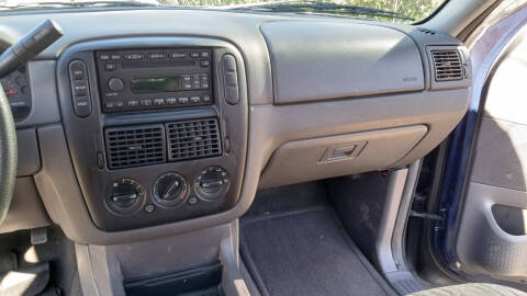 2005 Ford Explorer XLS