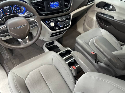 2017 Chrysler Pacifica LX