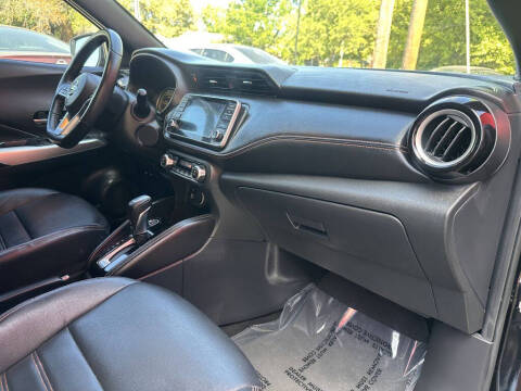 2019 Nissan Kicks SR