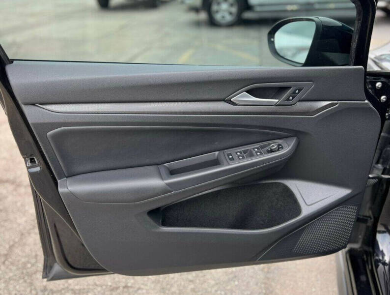 2024 Volkswagen Golf GTI SE