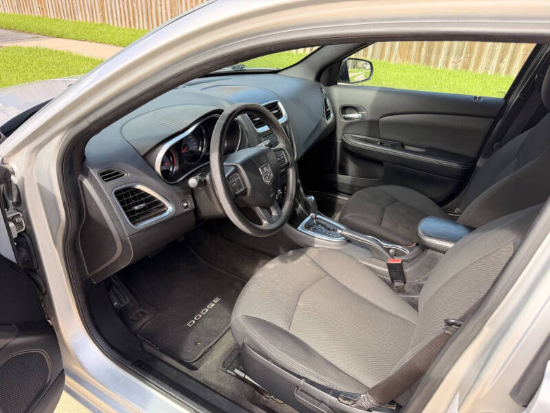 2012 Dodge Avenger SE