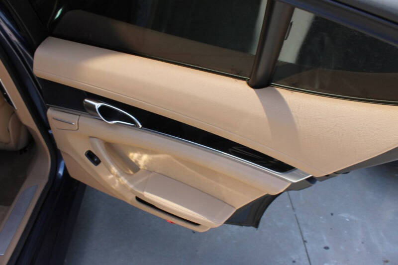2014 Porsche Panamera 4