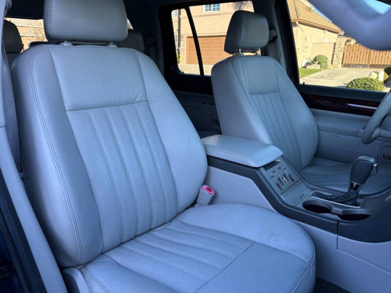 2004 Lincoln Aviator Luxury