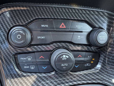 2017 Dodge Challenger SXT