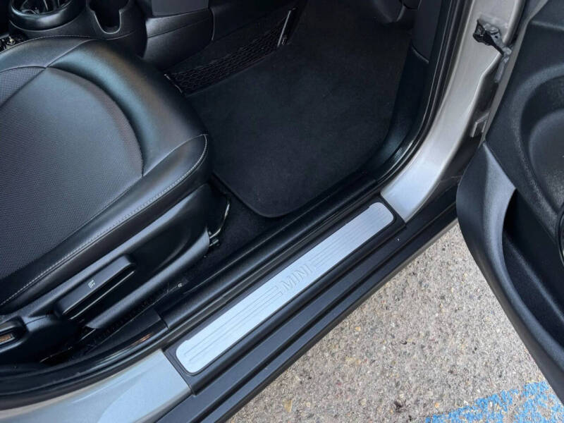 2017 MINI Hardtop 4 Door Cooper