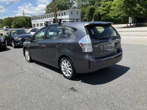 2012 Toyota Prius v Two