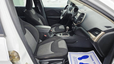 2015 Jeep Cherokee Sport