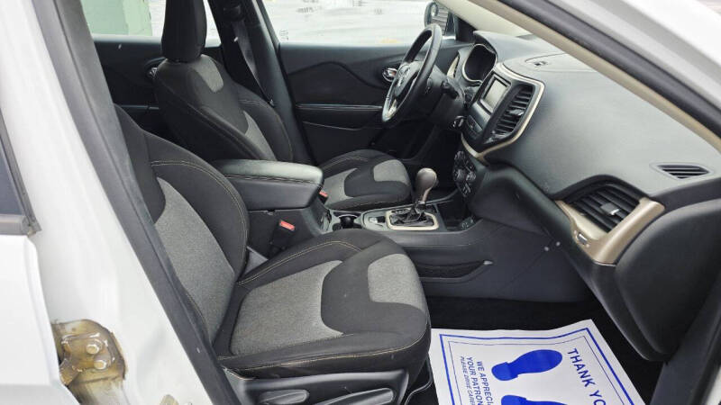 2015 Jeep Cherokee Sport