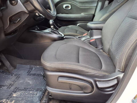 2016 Kia Soul +