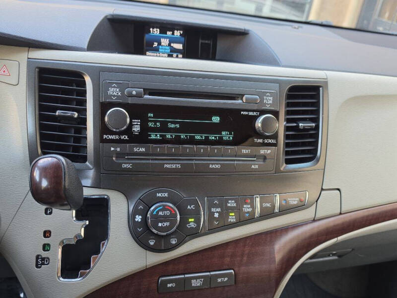2014 Toyota Sienna XLE 7-Passenger