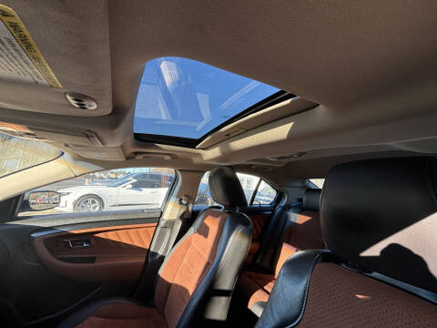 2010 Ford Taurus SHO