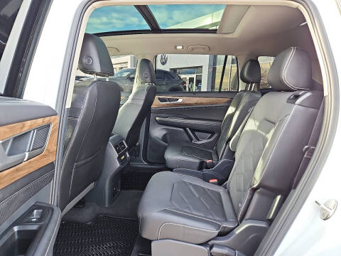 2025 Volkswagen Atlas SE