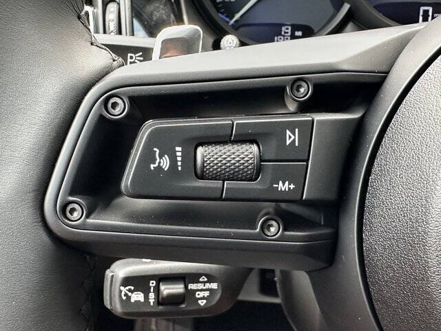 2025 Porsche Macan T