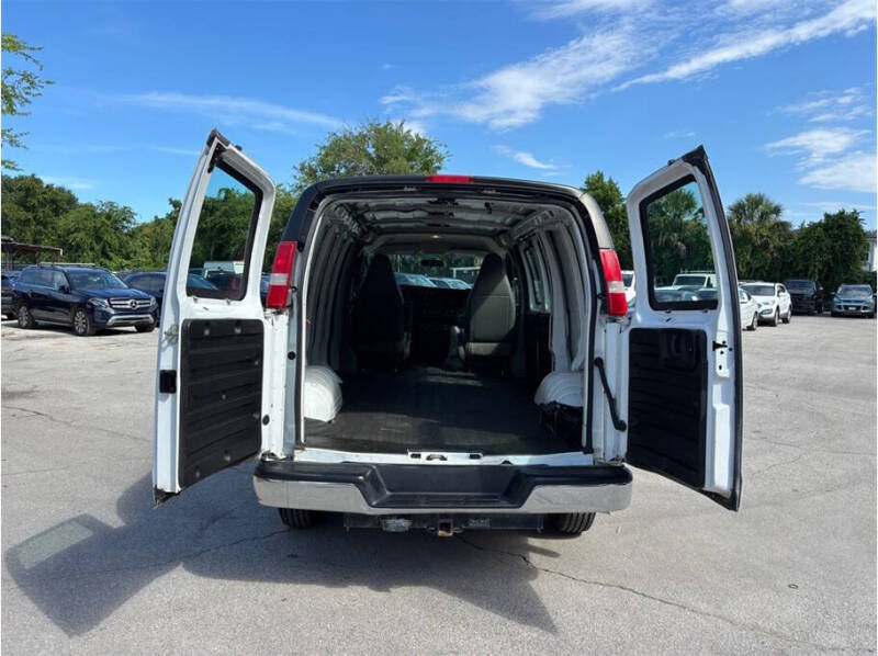 2017 Chevrolet Express 2500