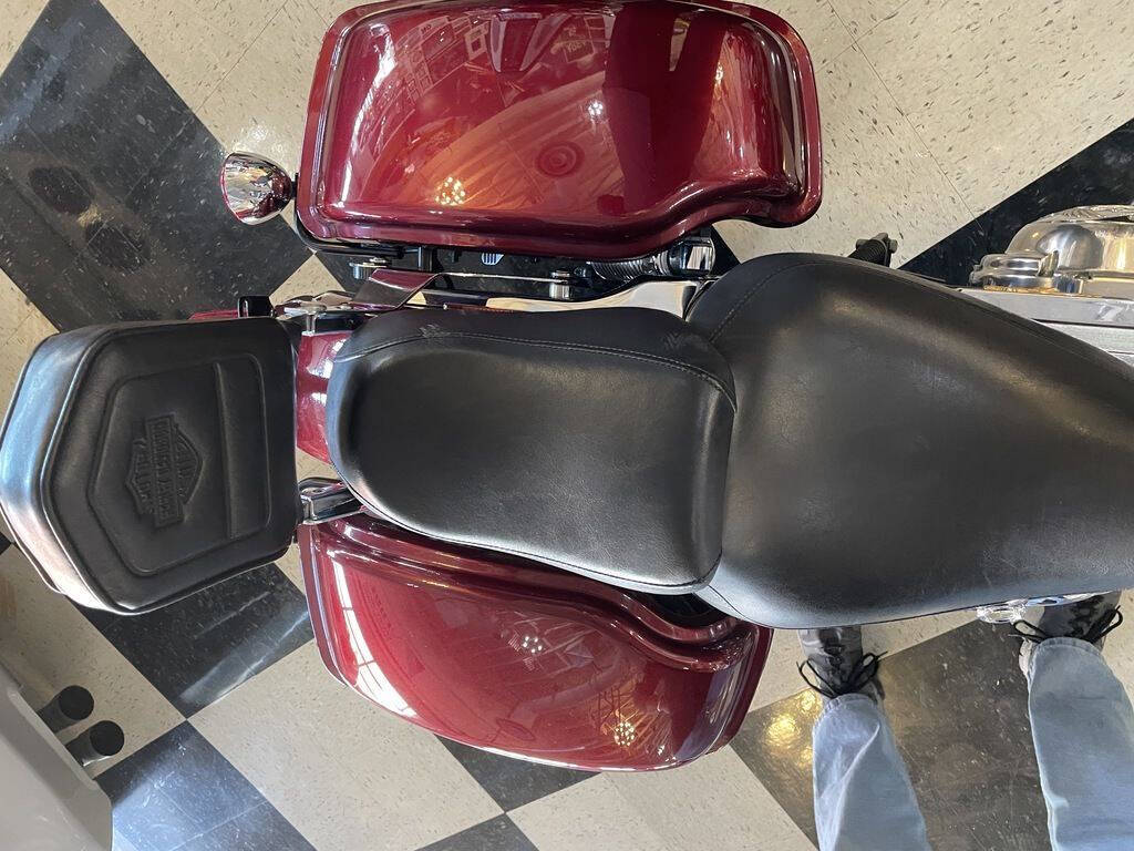 2001 Harley-Davidson® XL883C - Sportster® Custo 19