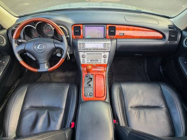 2004 Lexus SC 430