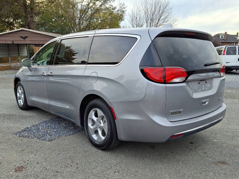 2017 Chrysler Pacifica Hybrid Touring Plus