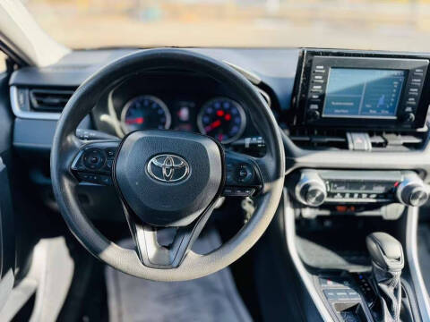 2019 Toyota RAV4 LE