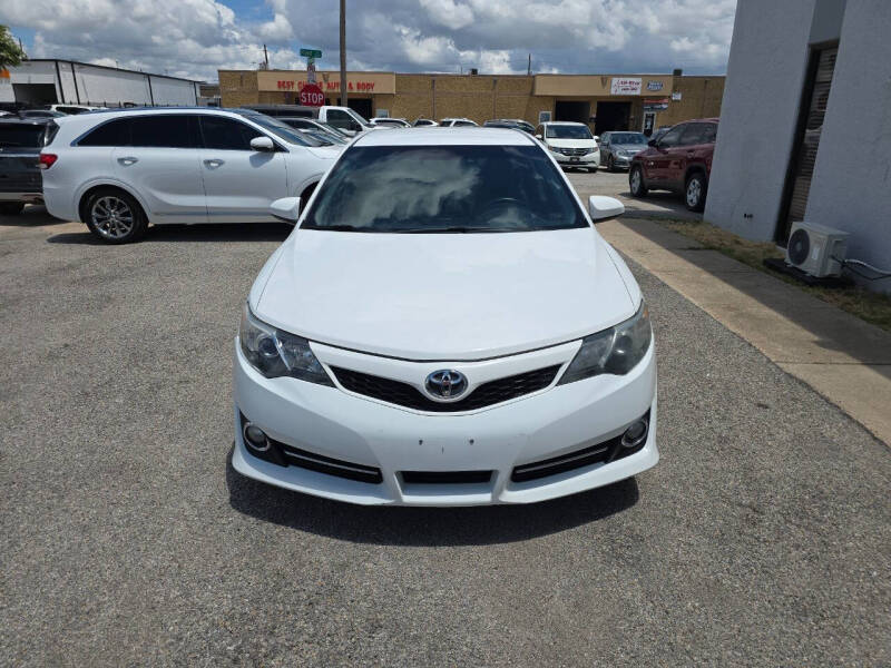2014 Toyota Camry SE