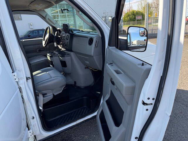 2013 Ford E-Series E-350 SD