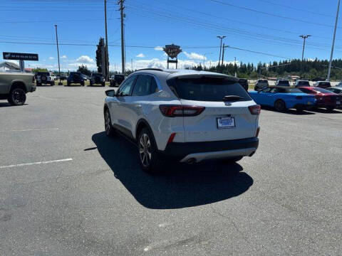 2025 Ford Escape Platinum