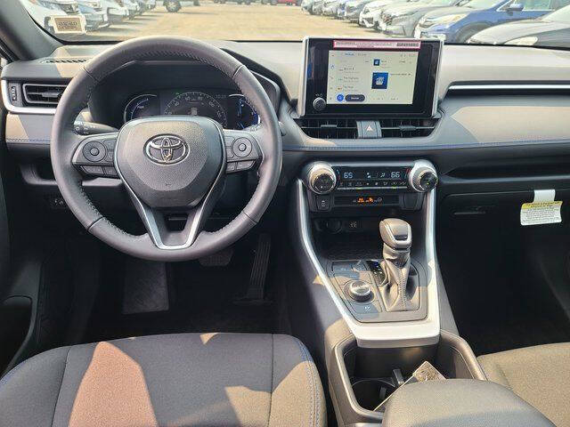 2023 Toyota RAV4 Hybrid SE