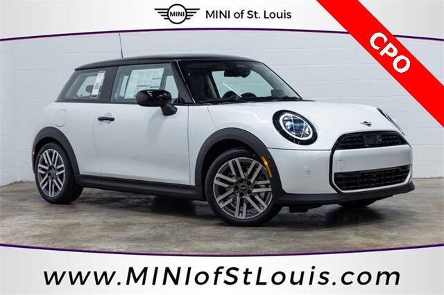 2025 MINI Hardtop 2 Door Cooper Signature Trim