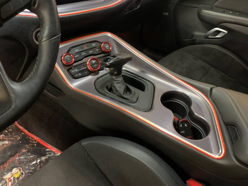 2018 Dodge Challenger 392 HEMI Scat Pack Shaker