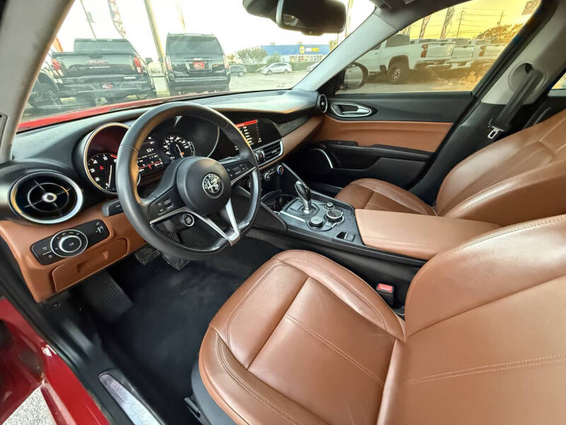 2019 Alfa Romeo Giulia Sport