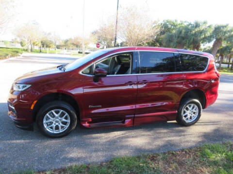 2023 Chrysler Pacifica Touring L