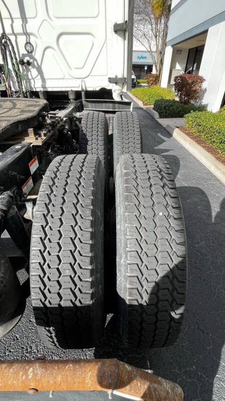 2020 Freightliner Cascadia