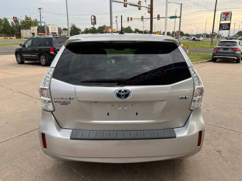 2013 Toyota Prius v Two
