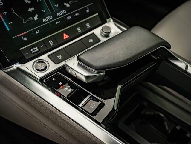 2021 Audi e-tron quattro Premium