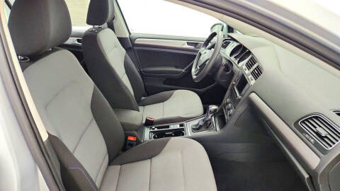 2016 Volkswagen e-Golf SE