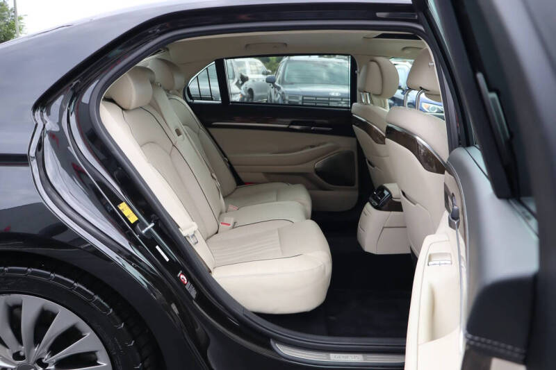 2019 Genesis G90
