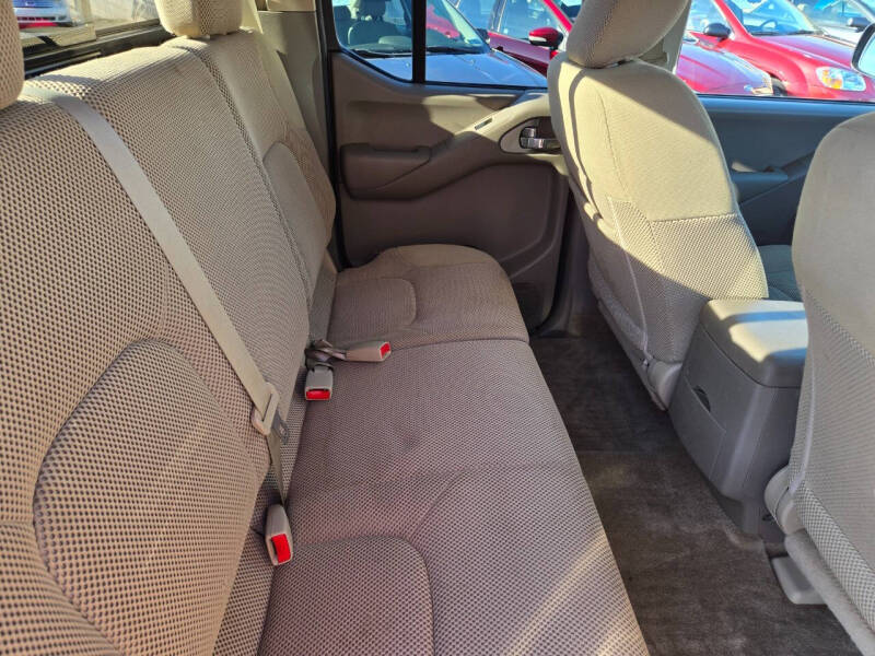 2015 Nissan Frontier SV