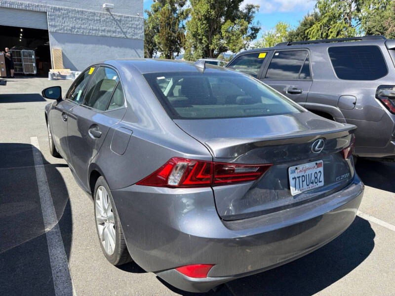 2016 Lexus IS 200t