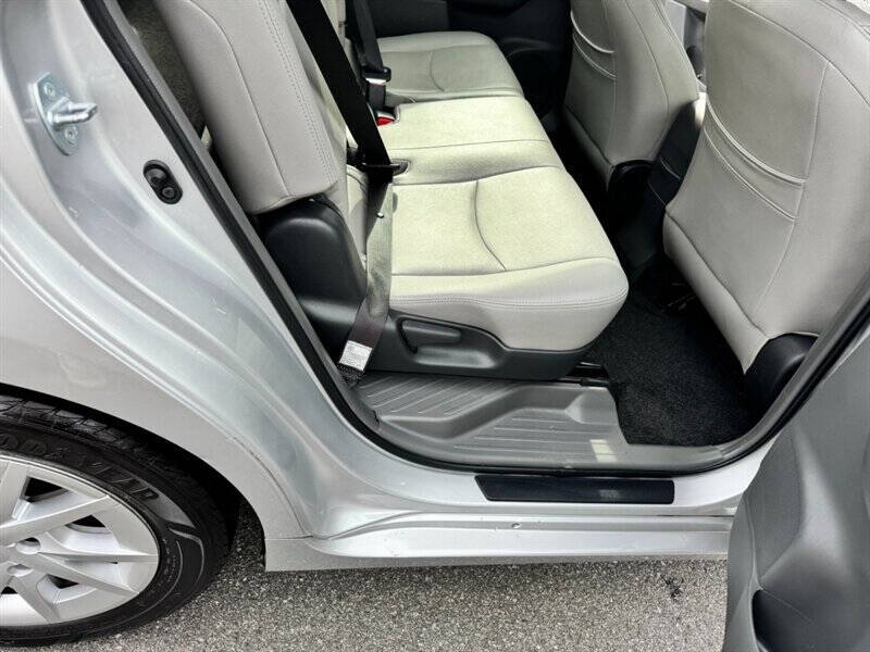 2014 Toyota Prius v Two